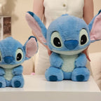 Disney Poupée Assise de la Série Basique Stitch, Cadeau d'Anniversaire Mignon et Doux en Peluche Disponible dans Diverses Tailles