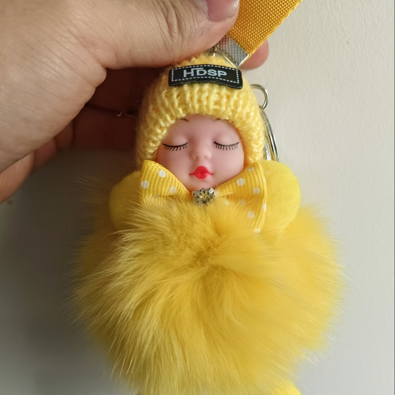 Adorable peluche, peut décorer votre voiture, coiffeuse, sac d'école, sac à main, cartable. C'est un magnifique porte-clés, offert à des amis comme cadeau pour la Saint-Valentin, Noël, Pâques